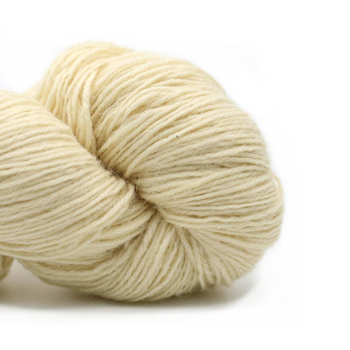 Hey Mama Wolf Yarn 0001 Natural White Ylva