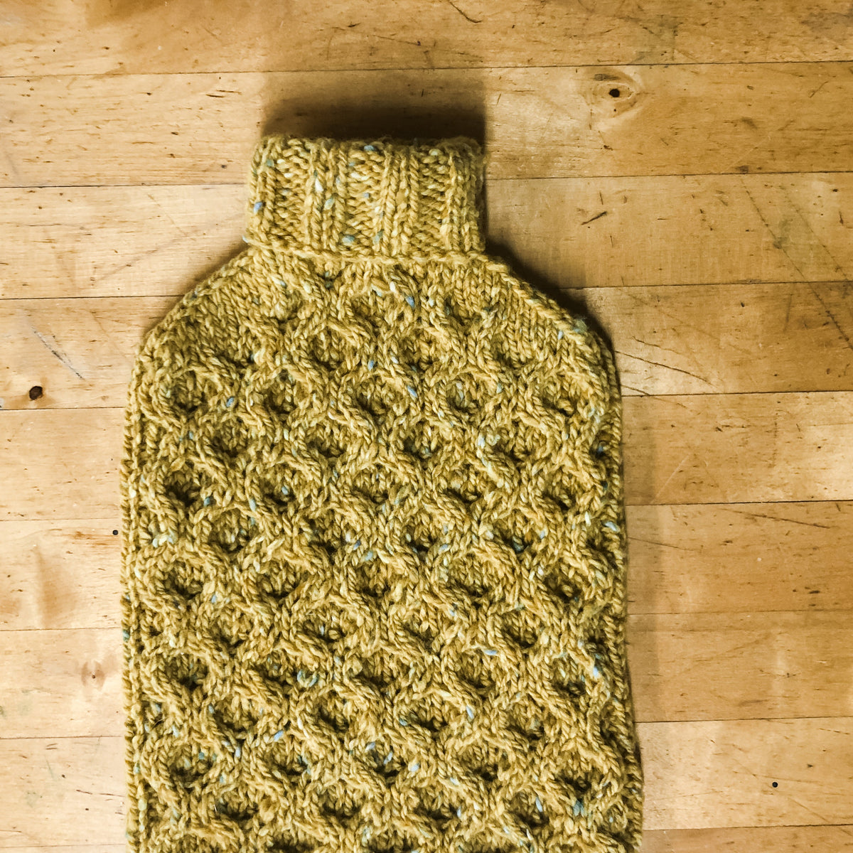 Kelbourne Woolens Patterns Chrysanthemum Bottle Cover