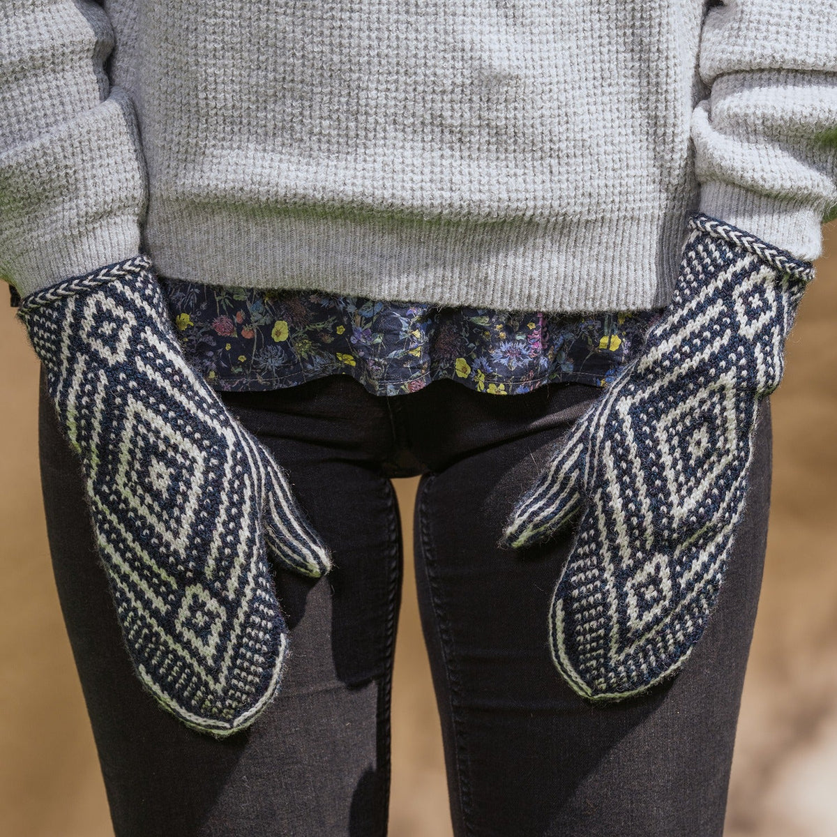 Kelbourne Woolens Patterns Moreau Lake Mitten Pattern