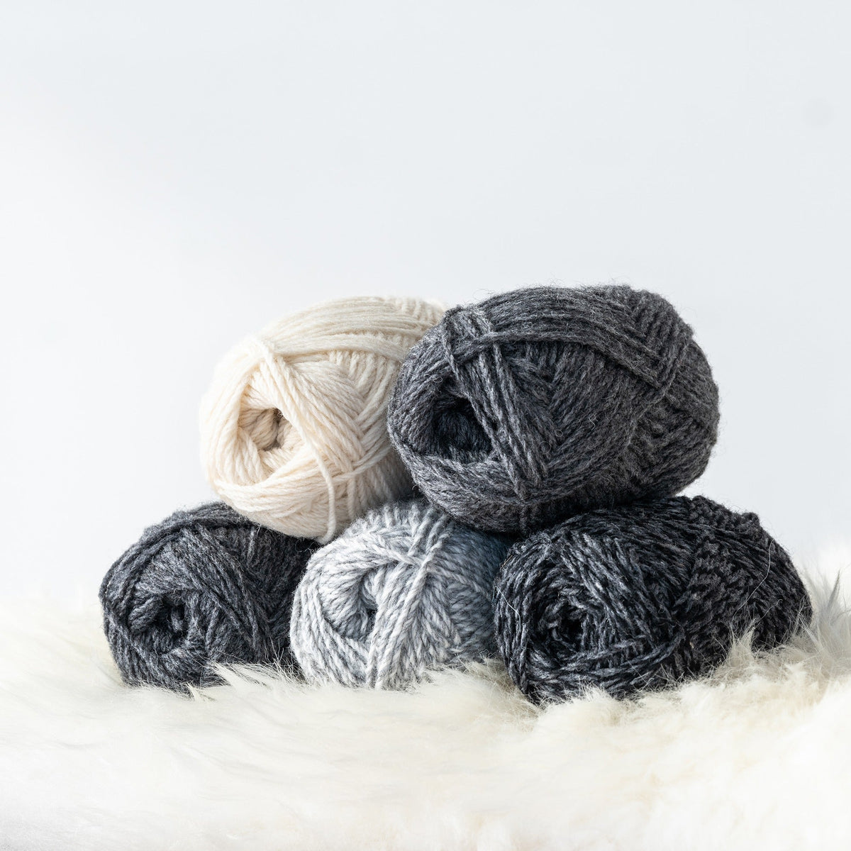 Navia Yarn 513 light marl Sock